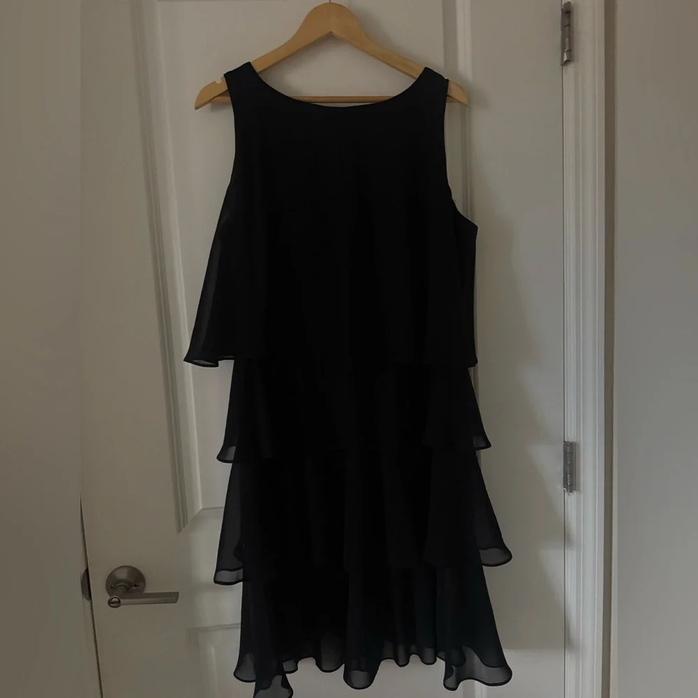 SLNY Black Dress - Picture 5 of 5